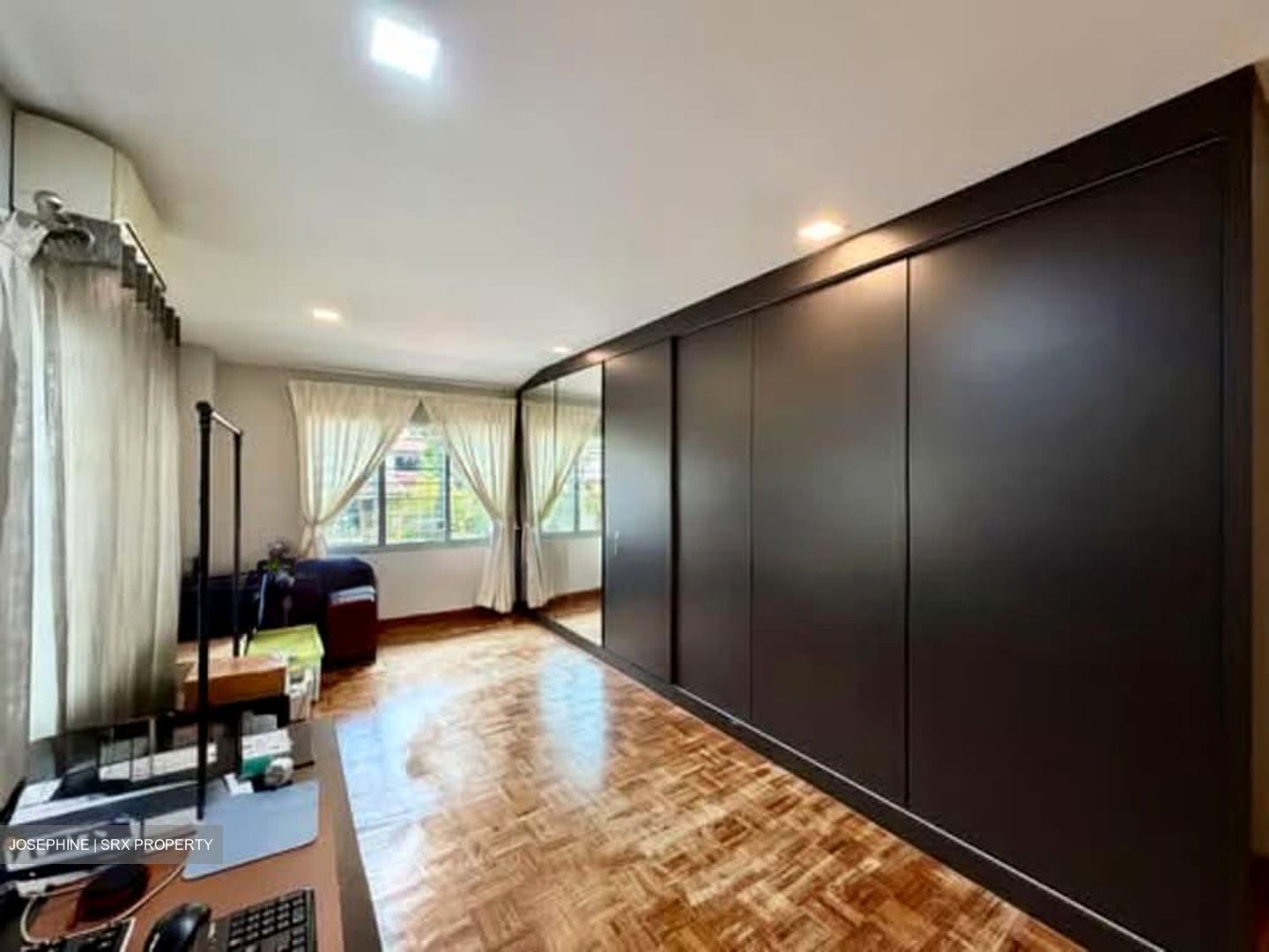Dyson Road (D11), Terrace #557838001